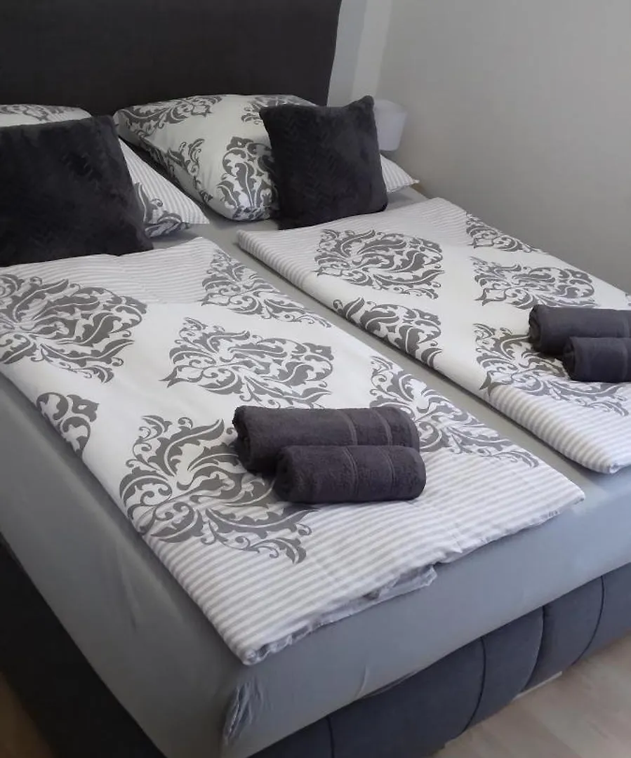 Apartment Ferienwohnung Mit Balkon Schwandorf in Bayern